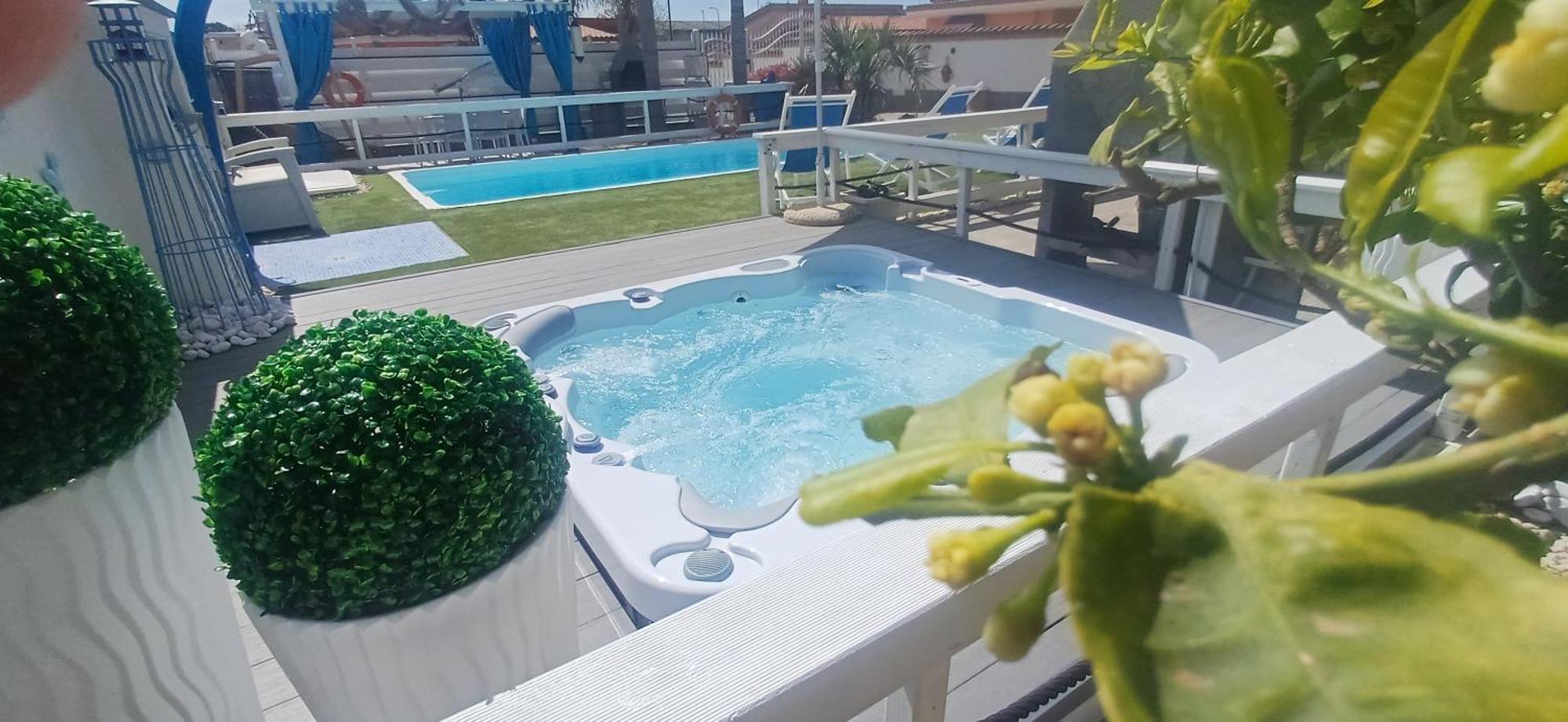 Alloggi Turistici Con Piscina Palestra Jacuzzi Sauna Anzio Exterior foto